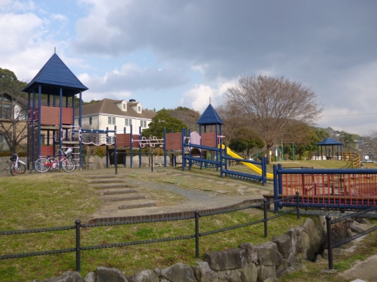 高見三条さくら公園